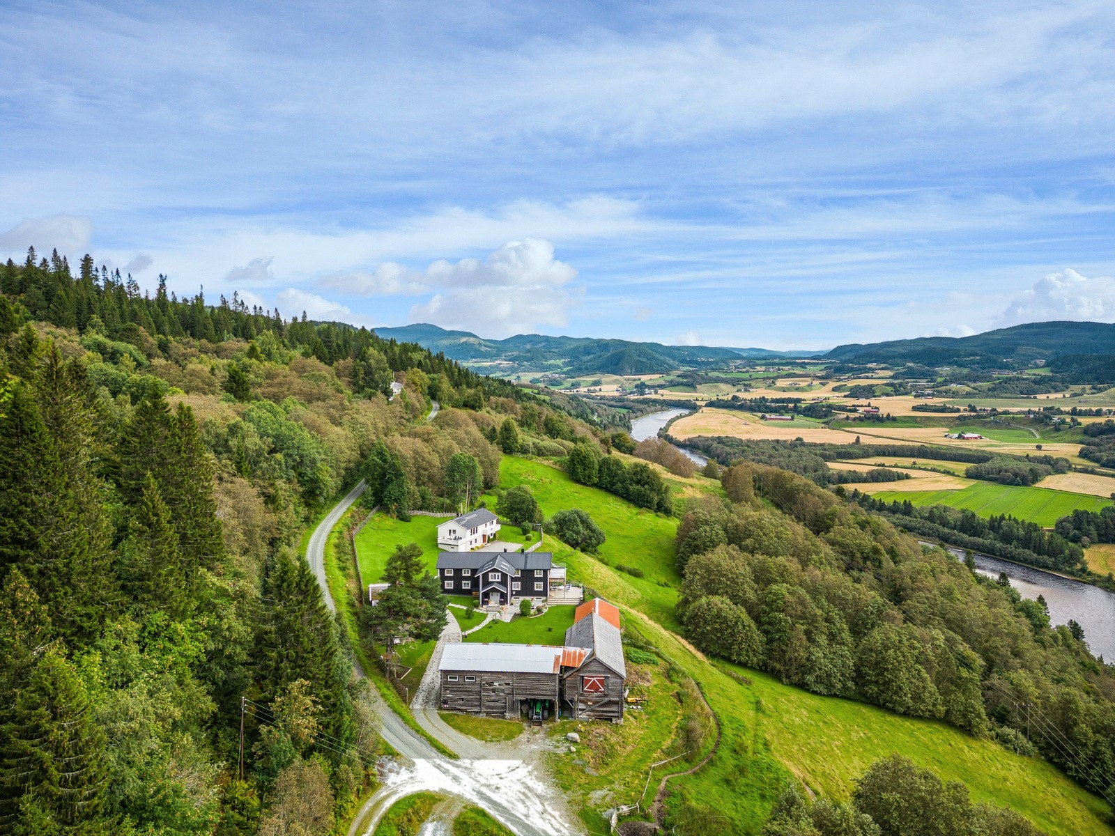 Gårdstun Galleribilde