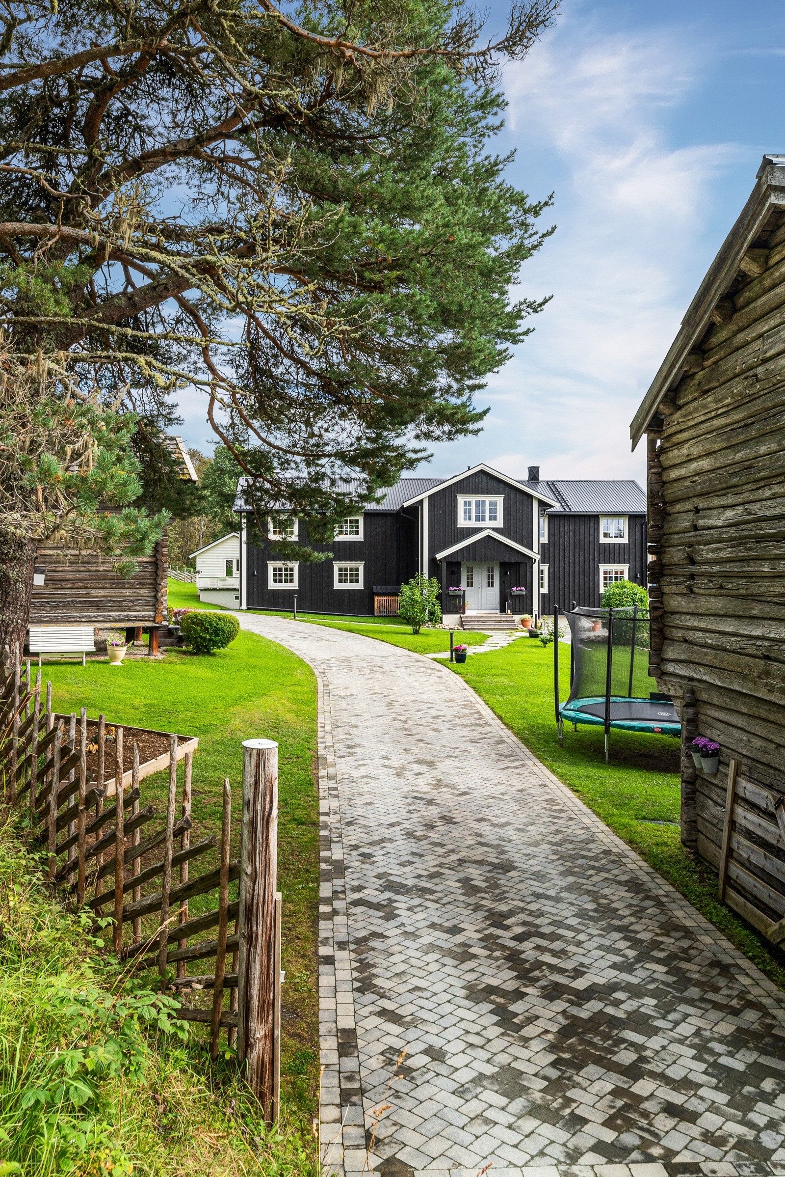 Gårdstun Galleribilde