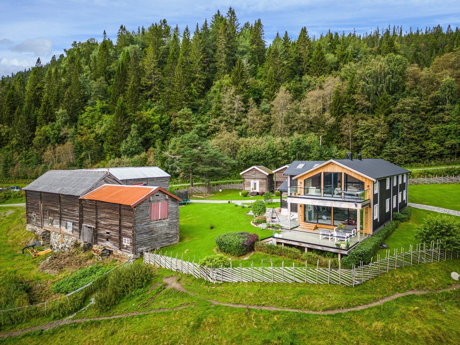 Gårdstun Galleribilde