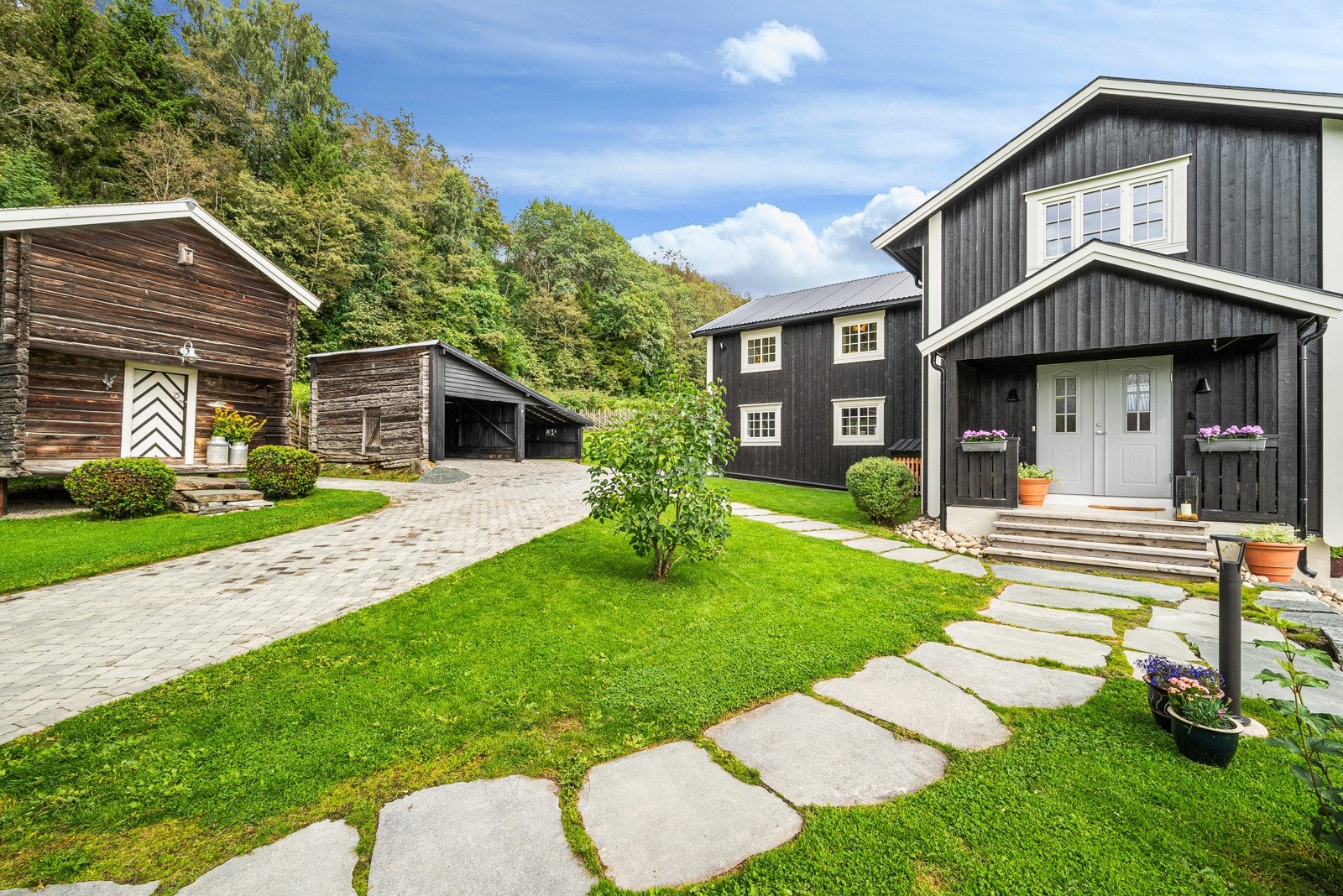 Gårdstun Galleribilde