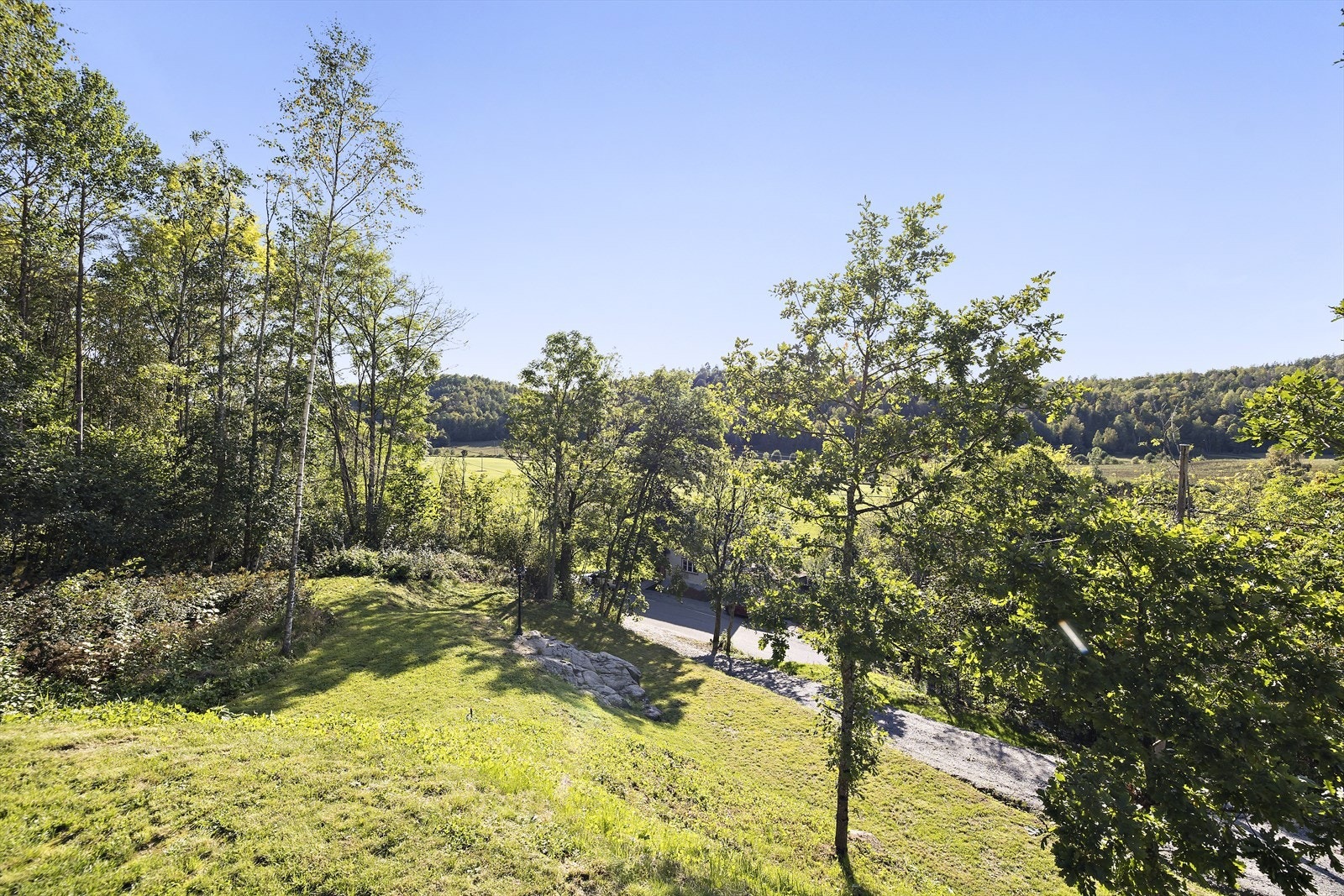 Boligen har privat vei fra hovedveien Galleribilde