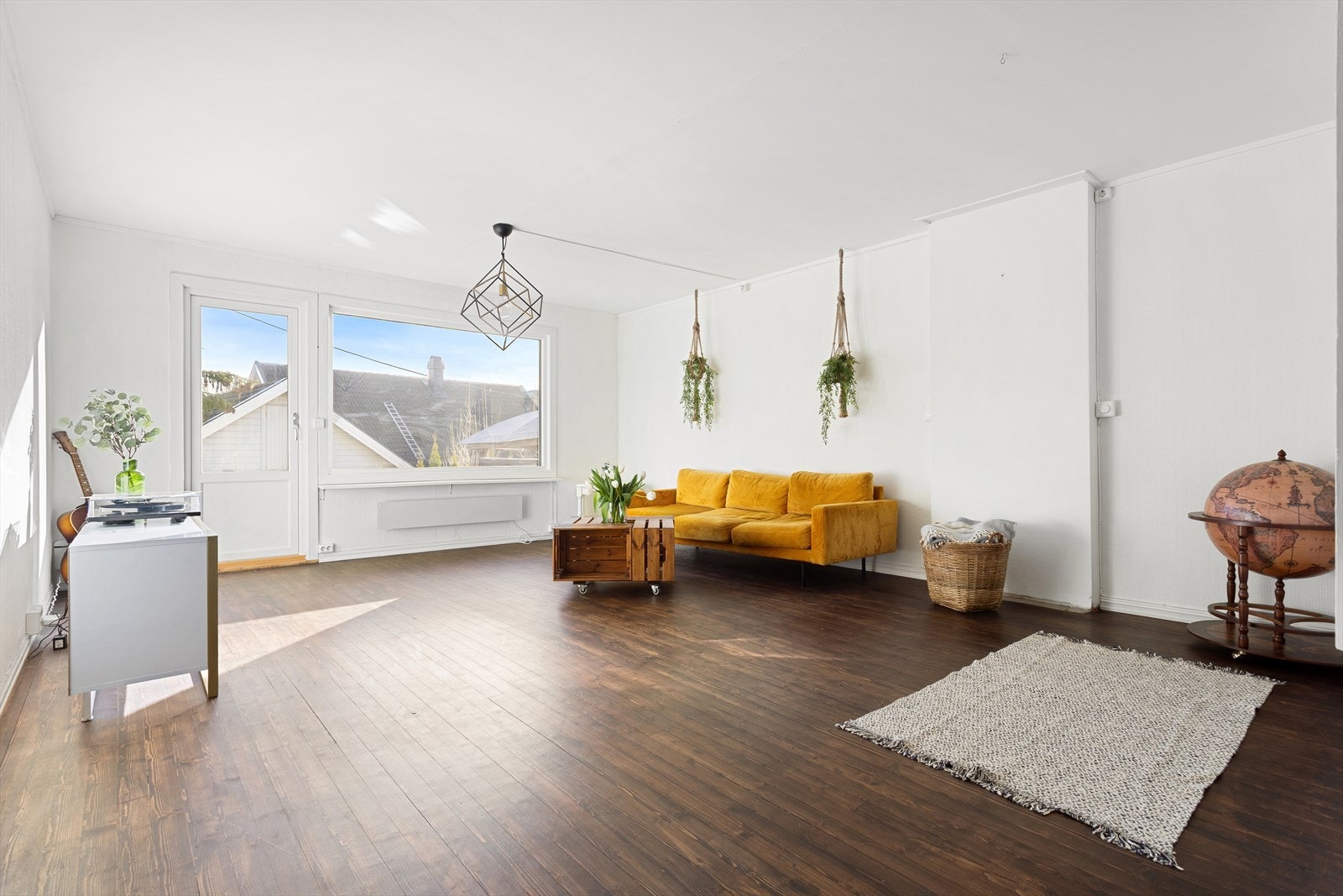 Stor og luftig stue Galleribilde