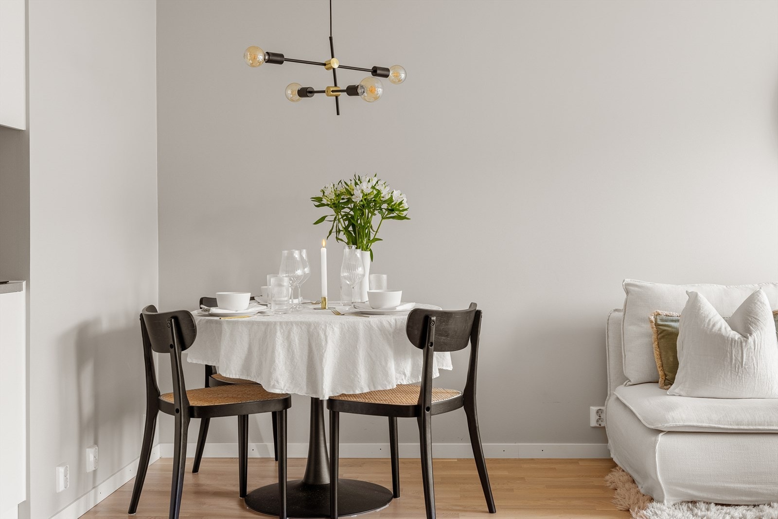 - Stue/kjøkken måler romslige 24,2 m² - Galleribilde