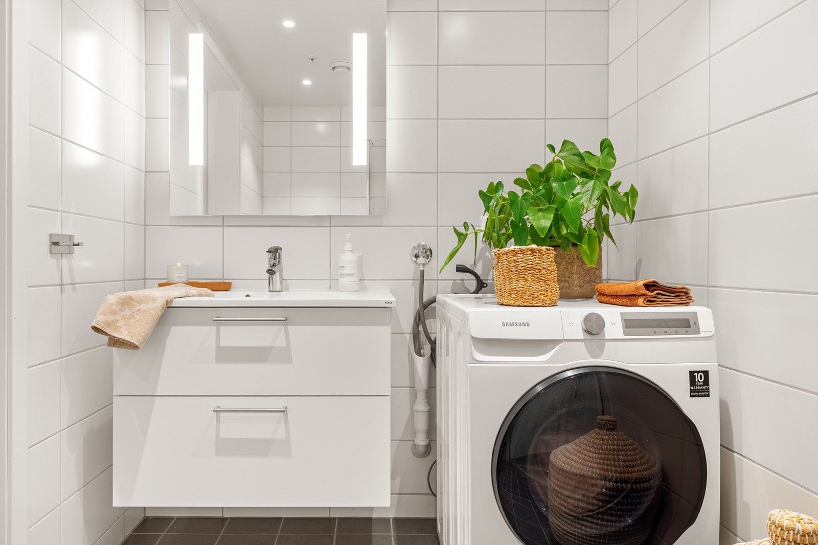 - Lyst helfliset bad på 4,4 m² - Galleribilde