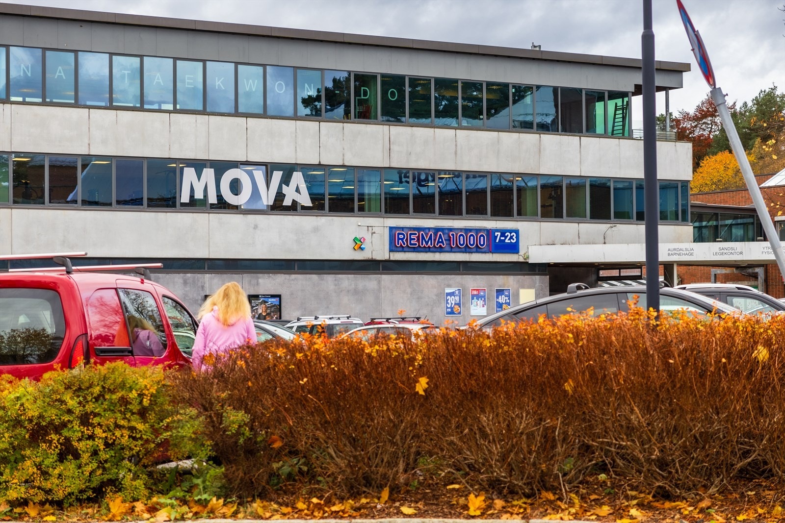 Trening, mat, barnehage, legekontor, frisør, bingo mm. Galleribilde