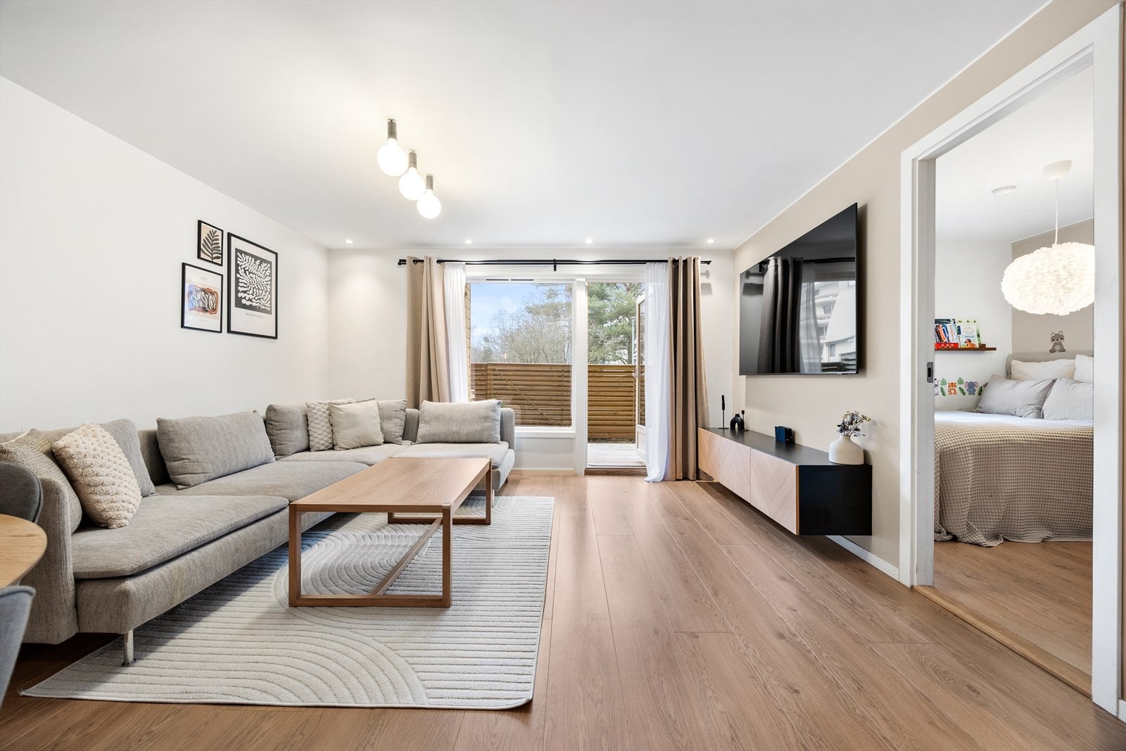 Nima Oghani v/Eiendomsmegler 1 presenterer Stovner Senter 18: Galleribilde