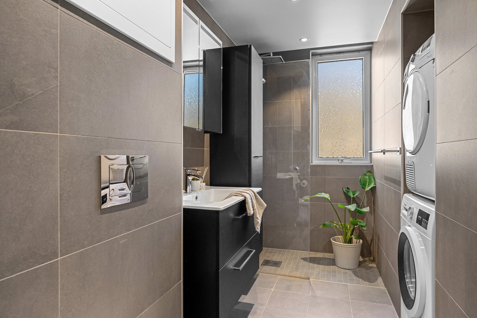 - Lekkert med påkostet fliser og innredning - Galleribilde