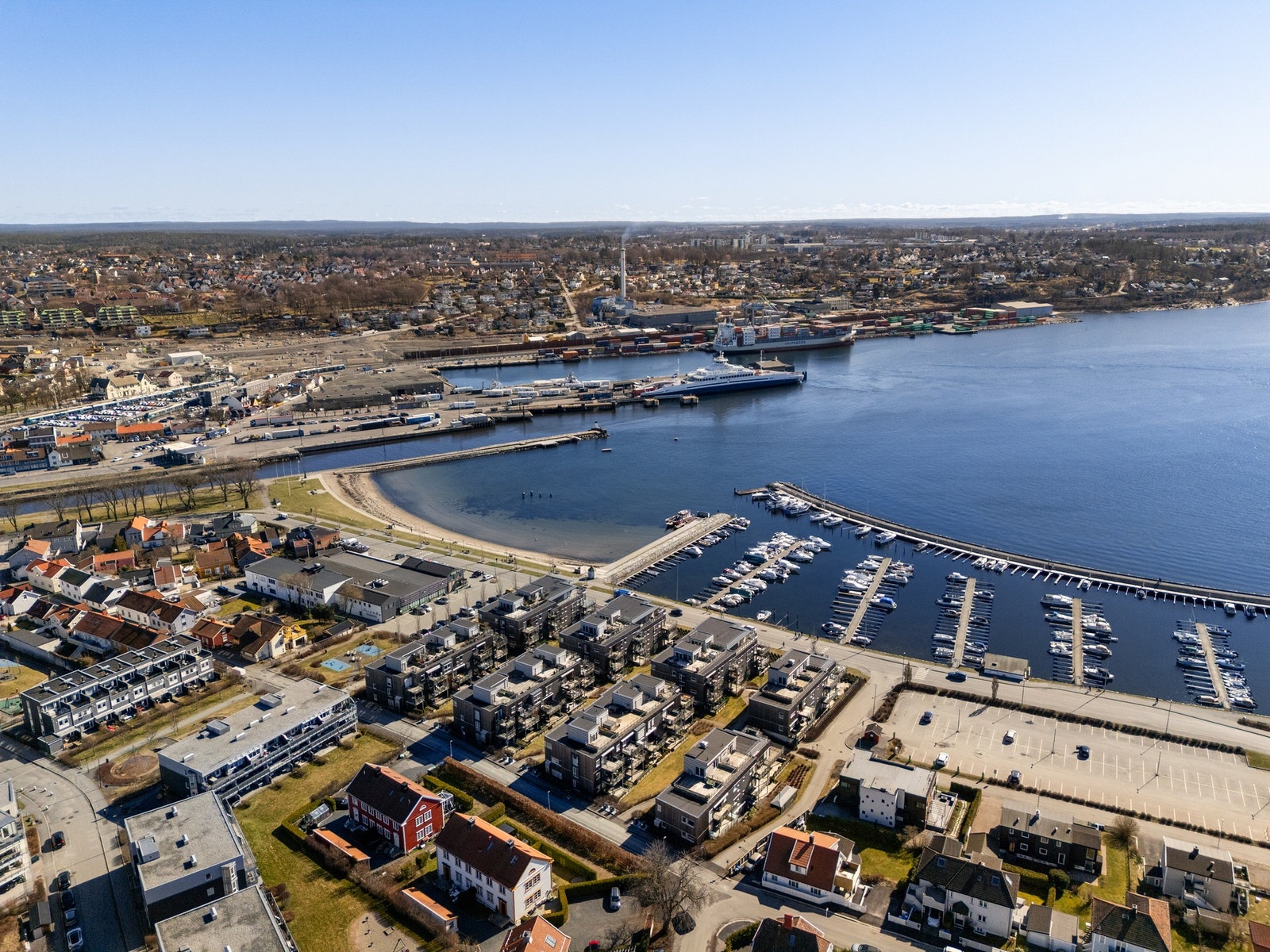 Her bor du også sentralt til dagligvare, kollektivtilbud og sentrumsfasiliteter Galleribilde