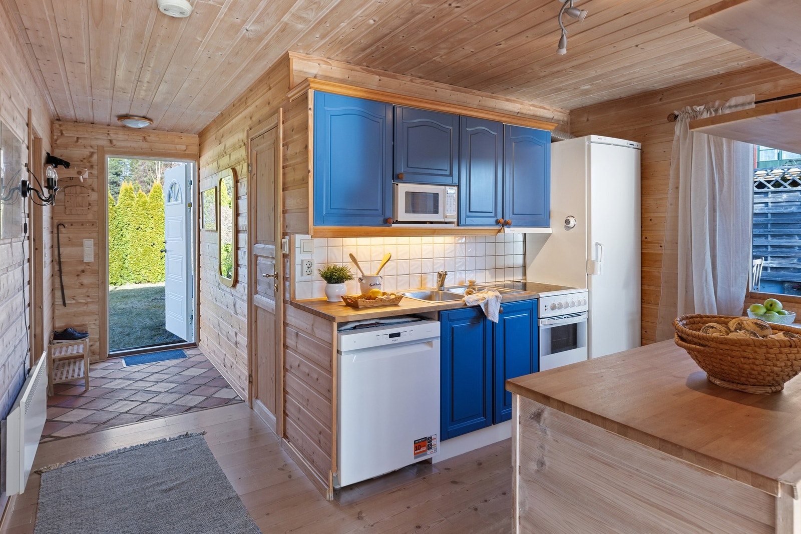 Det er stor plass i hytta og standarden er god. Galleribilde