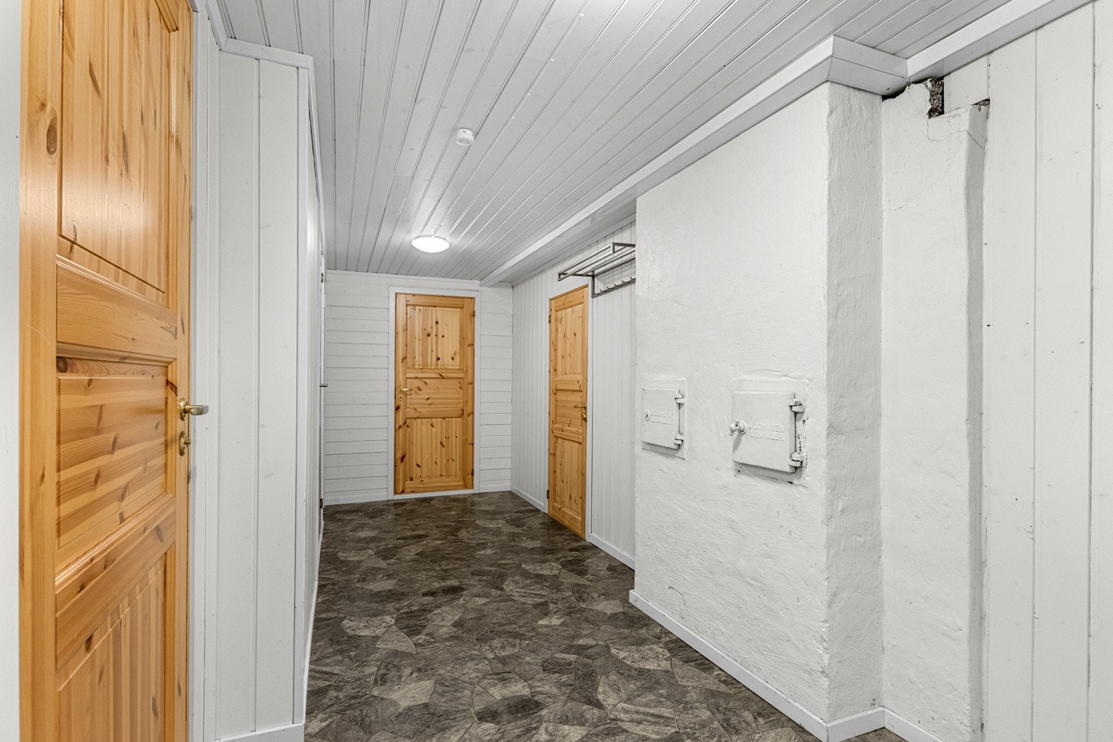 Gang i kjeller. Galleribilde