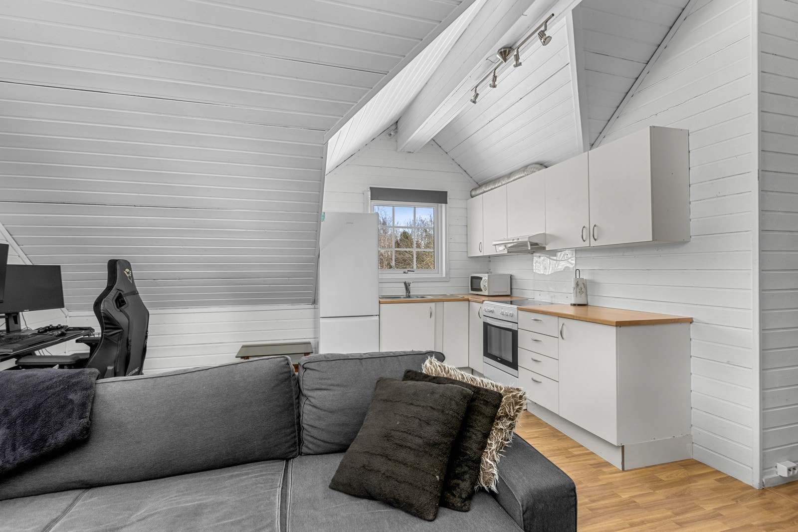 Kjøkken i leilighet over garasje. Leiligheten er ikke byggemeldt og godkjent. Galleribilde