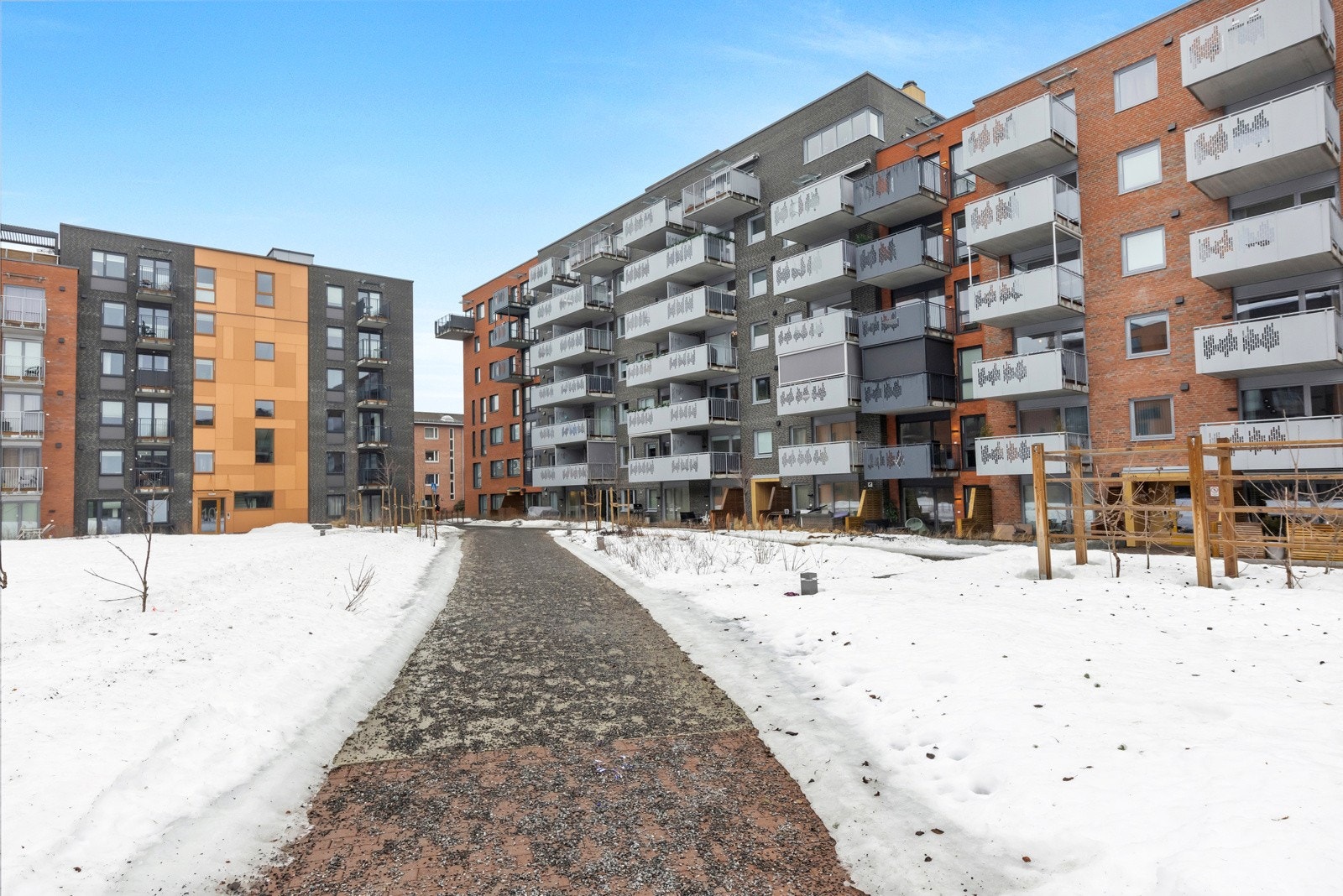 Andelen er tilknyttet Tunkvartalet 2 Borettslag, og består av 86 boliger. Galleribilde