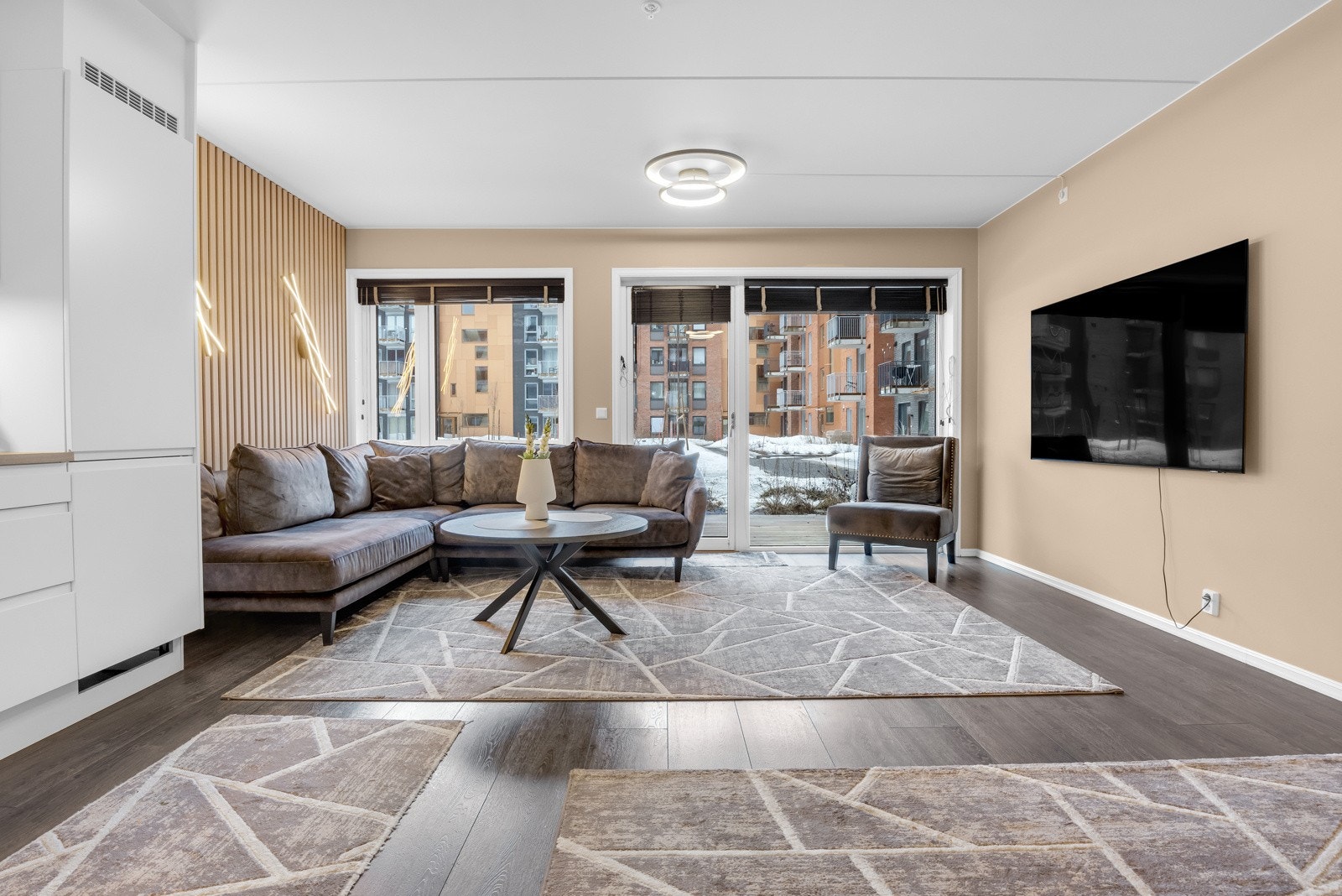 En gjennomgående og romslig 4-roms fra 2021. Opprinnelig har dette vært en 5-roms. Galleribilde