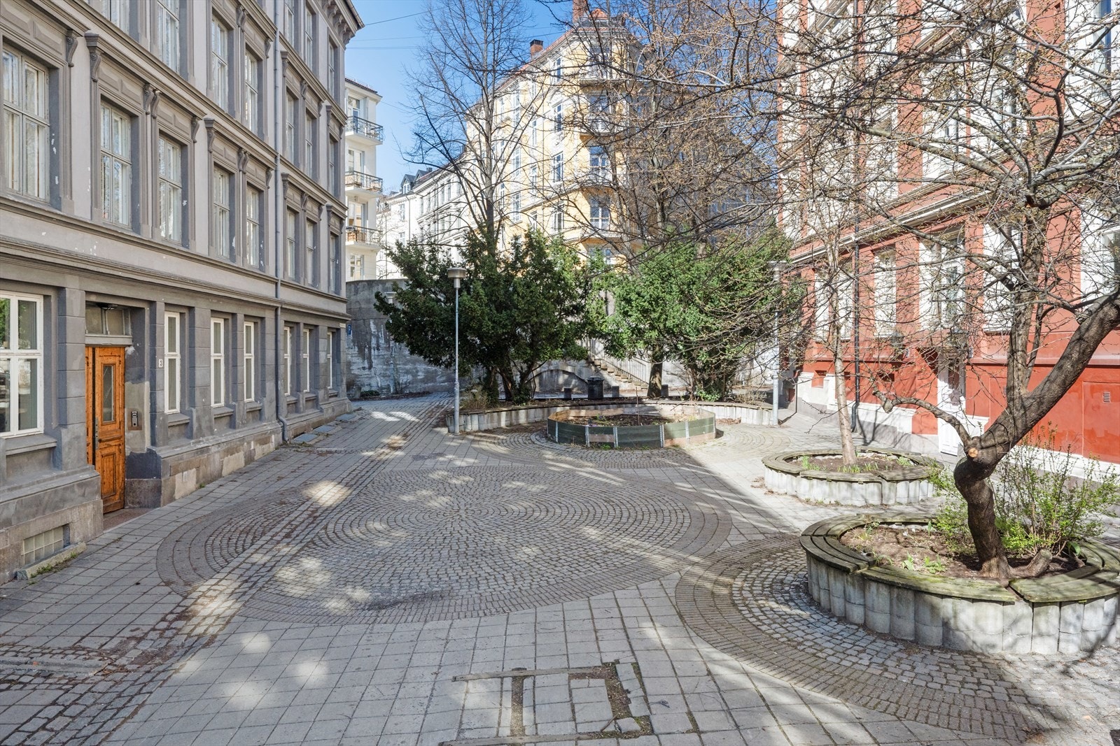 Stille og rolig bomiljø. Svært sentralt og populært strøk! Galleribilde