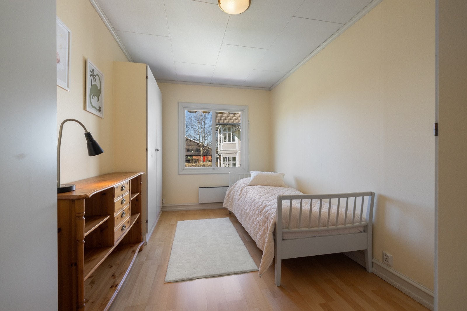 Soverom 2 passer godt til barnerom eller gjesterom. Galleribilde