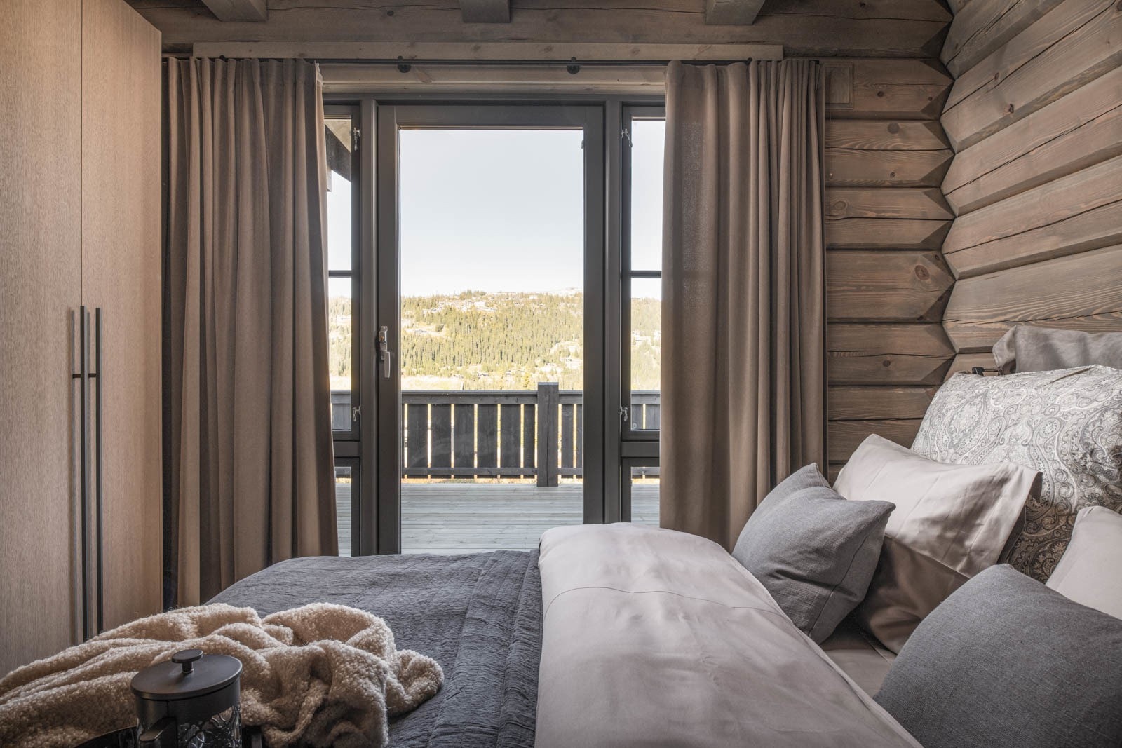 Bilde av lik hytte på en annen tomt på Laftestølen. Avvik vil forekomme