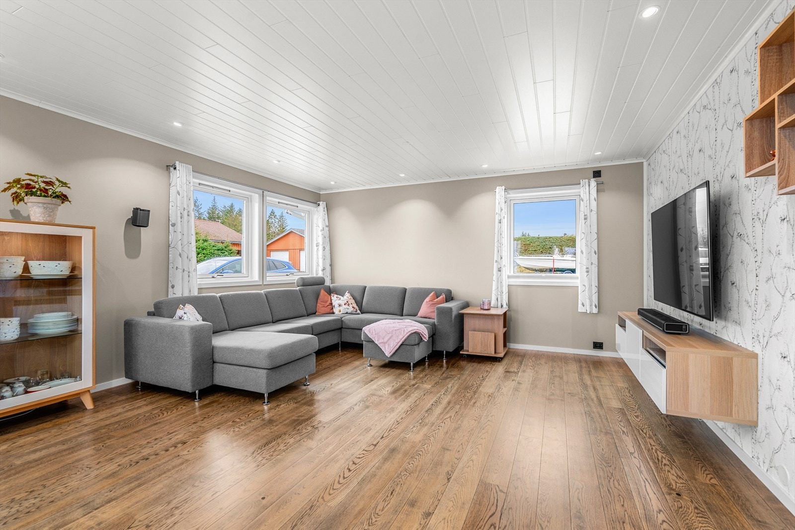 Lys og romlig stue Galleribilde