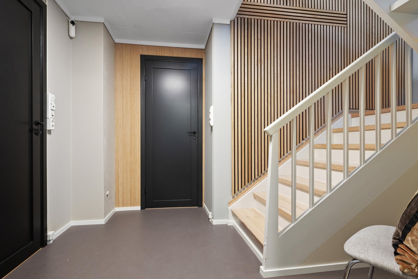 Det er to innredede rom i kjelleren med flere spennende bruksmuligheter. Galleribilde