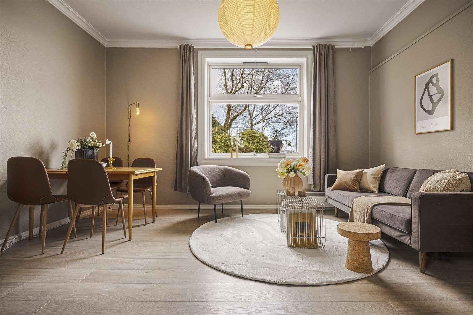 Her er det plass til å innrede med både spisegruppe, sofagruppe og annet ønsket møblement. Galleribilde