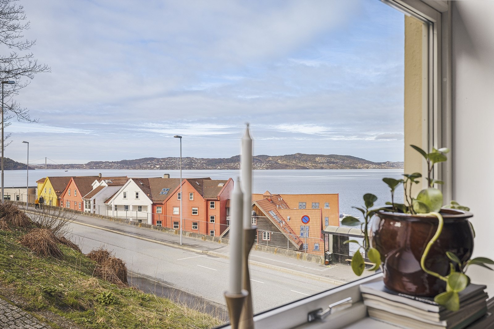 Utsikt mot vest sikrer noen rimelig vakre solnedganger. Galleribilde