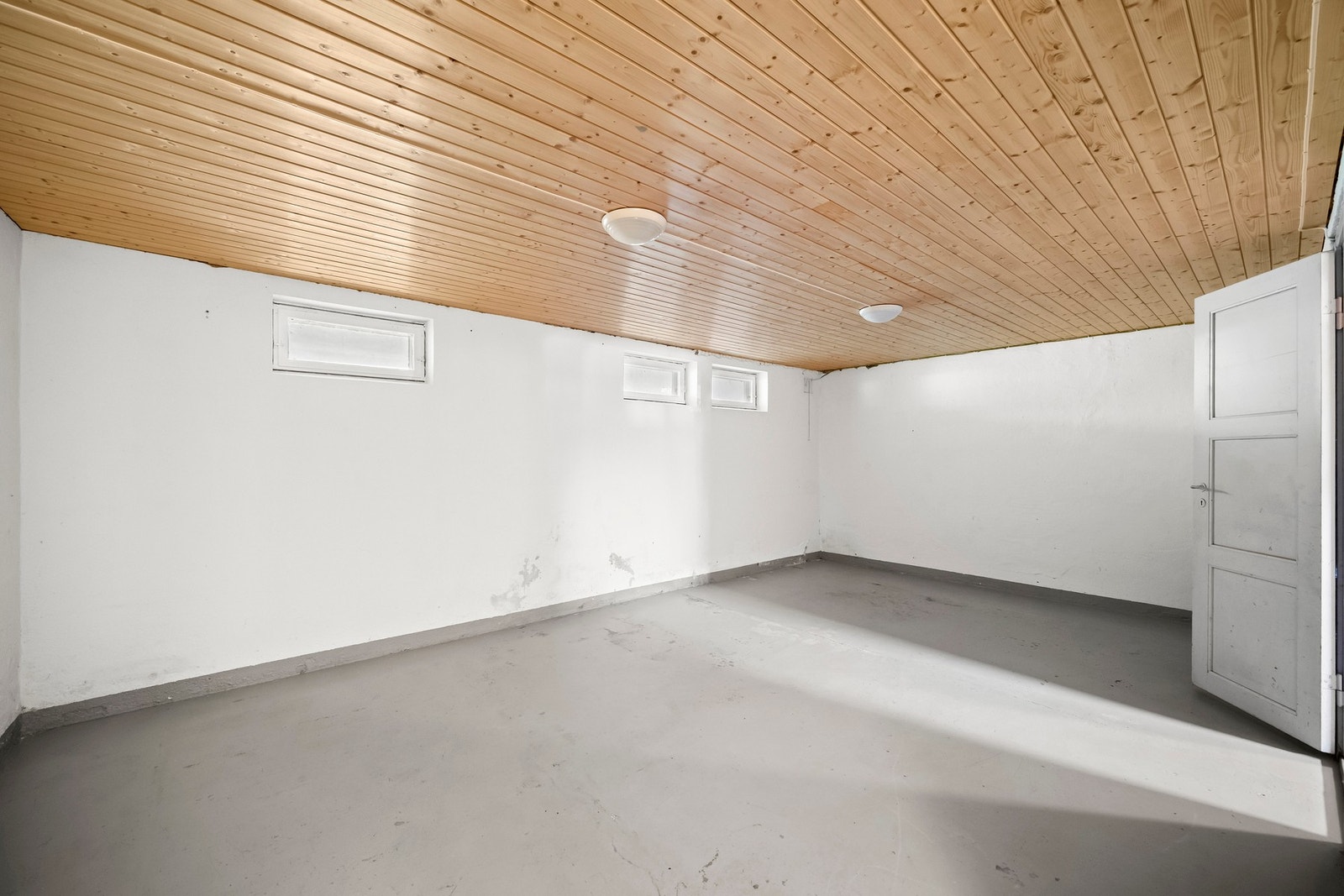 Kjeller med flere bodrom. Galleribilde