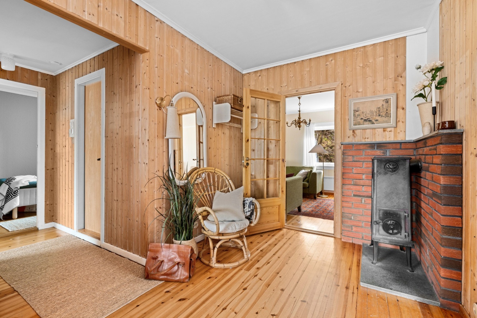 Vedovn som oppvarming i entreen Galleribilde