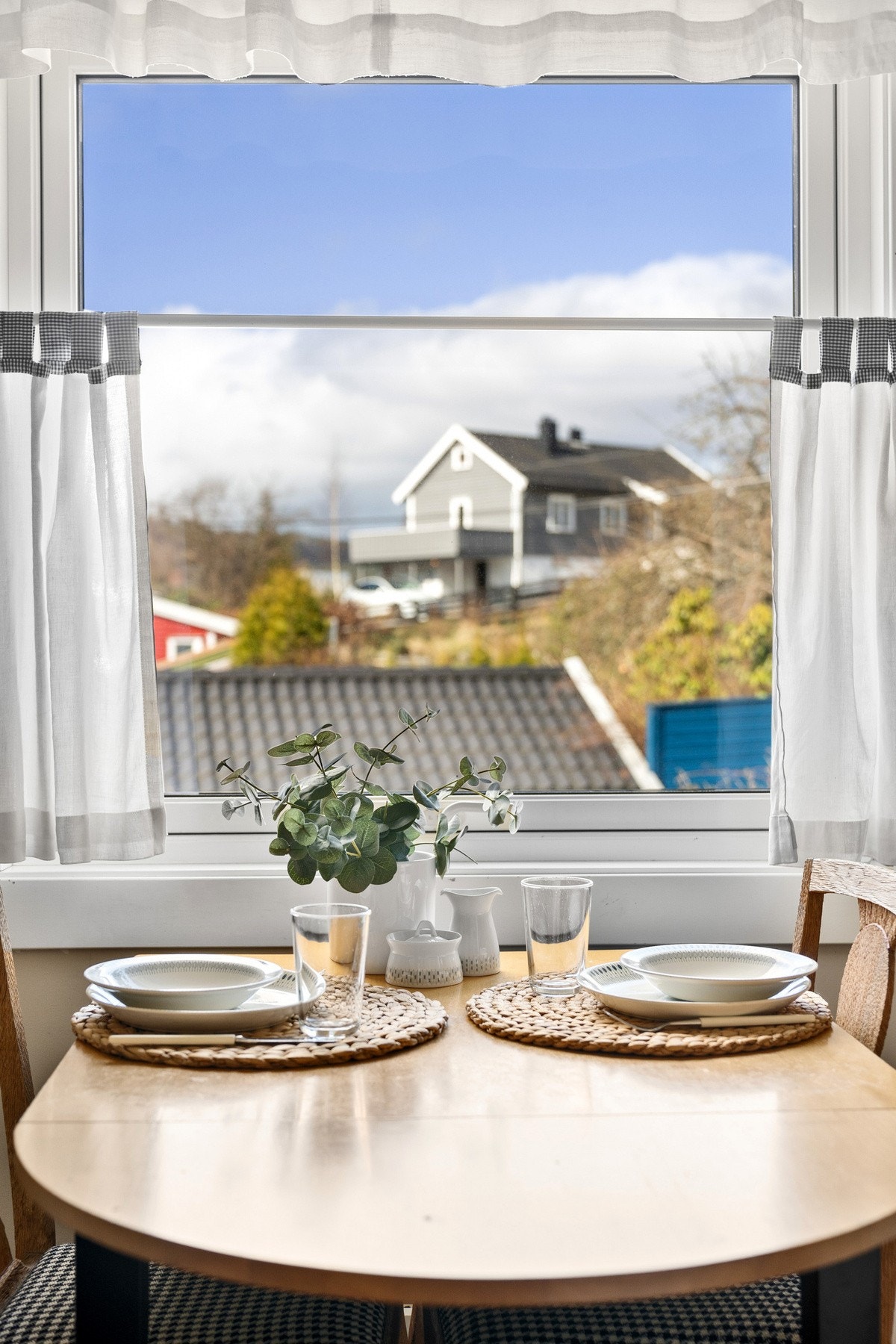 Hyggelige omgivelser ut fra kjøkkenet Galleribilde