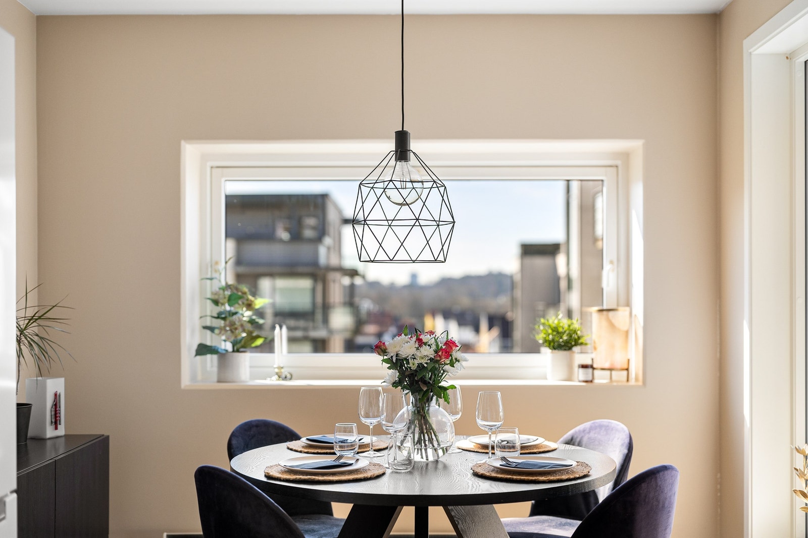 Detalj spiseplass. Galleribilde