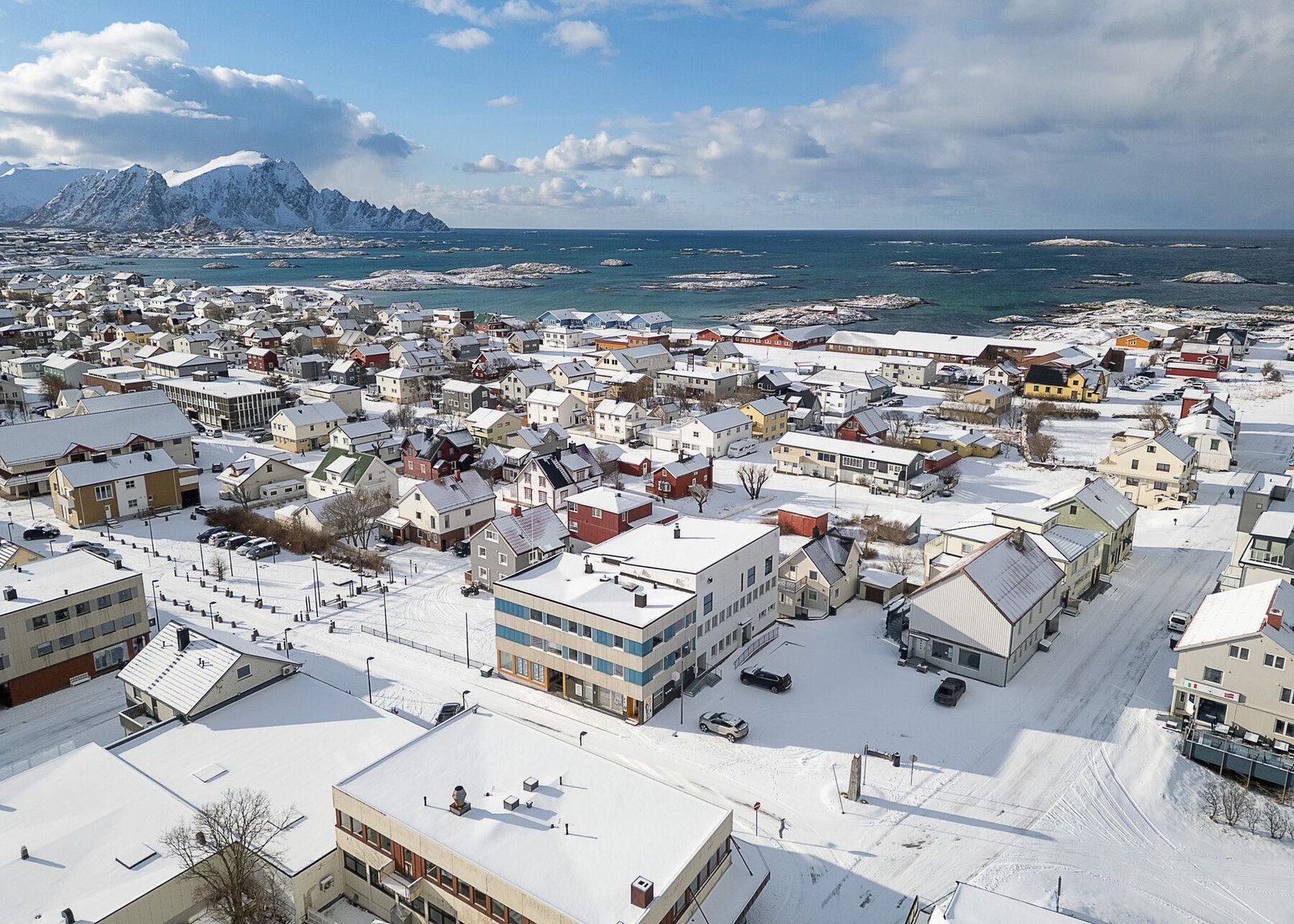 Her får du beliggenhet midt i sentrum av Andenes, med nærhet til det meste. Galleribilde