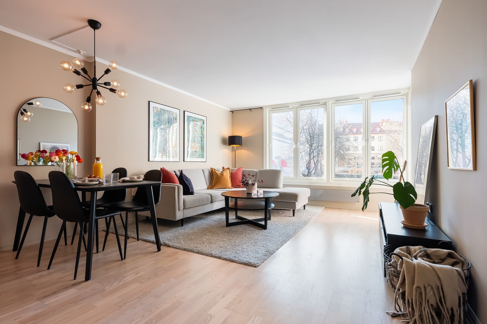 Velkommen til Borggata 12 E! Presentert av Sara Marie Zachariassen v/ Krogsveen Eiendomsmegling. Galleribilde