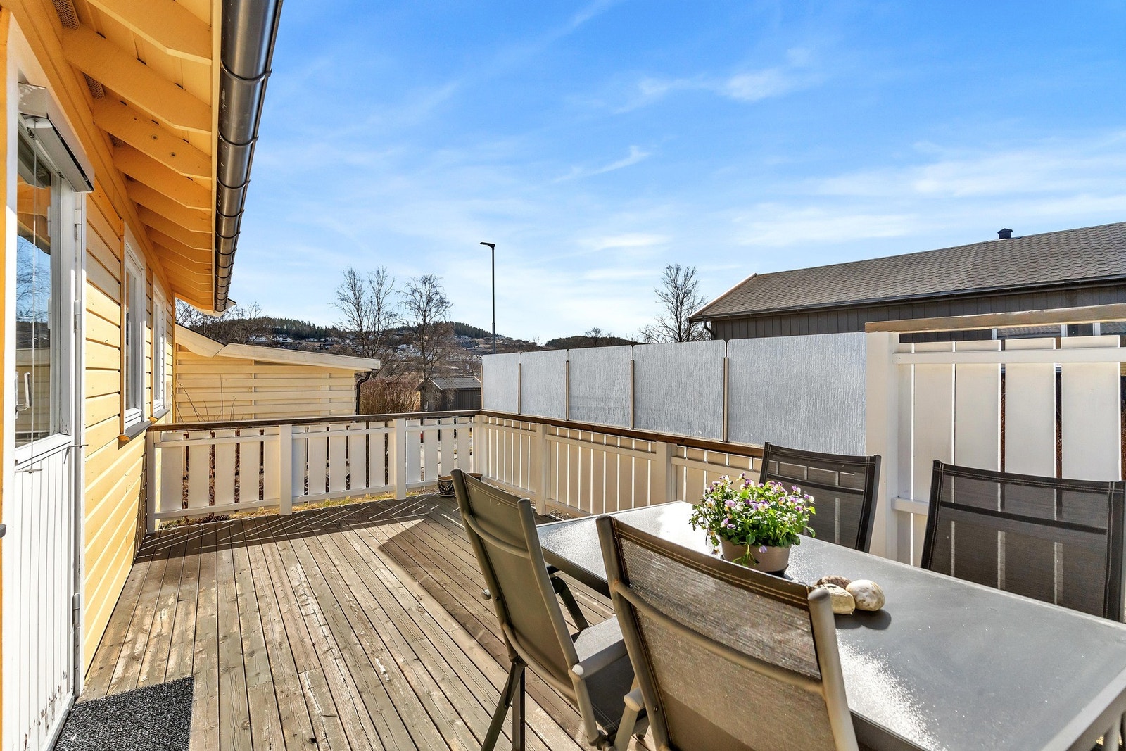 Deilig terrasse med sol! Galleribilde