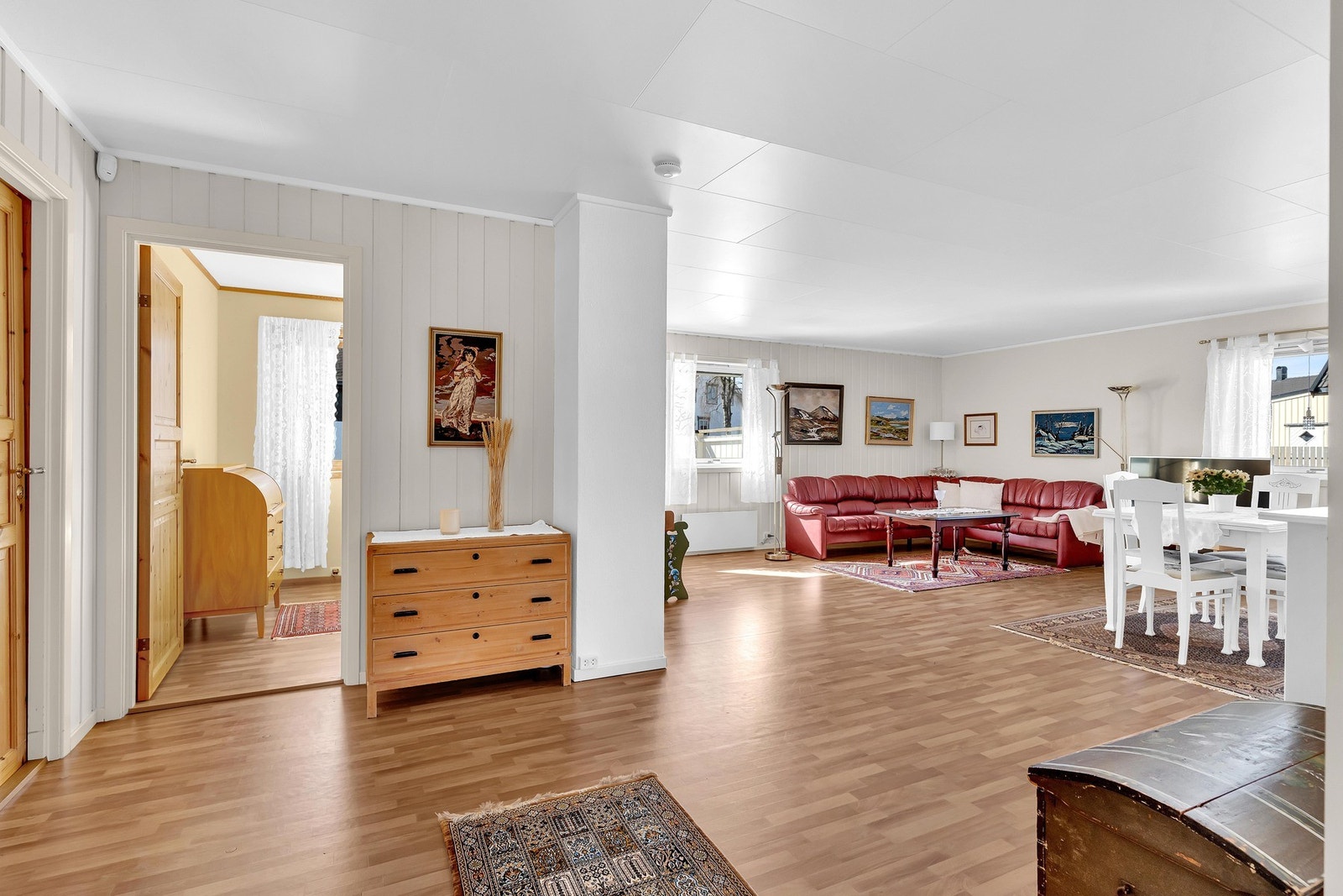 Vi går videre for å se på boligens soverom! Kom igjen! Galleribilde