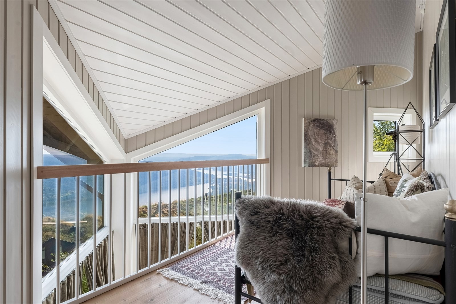 Hems i anneks. Galleribilde