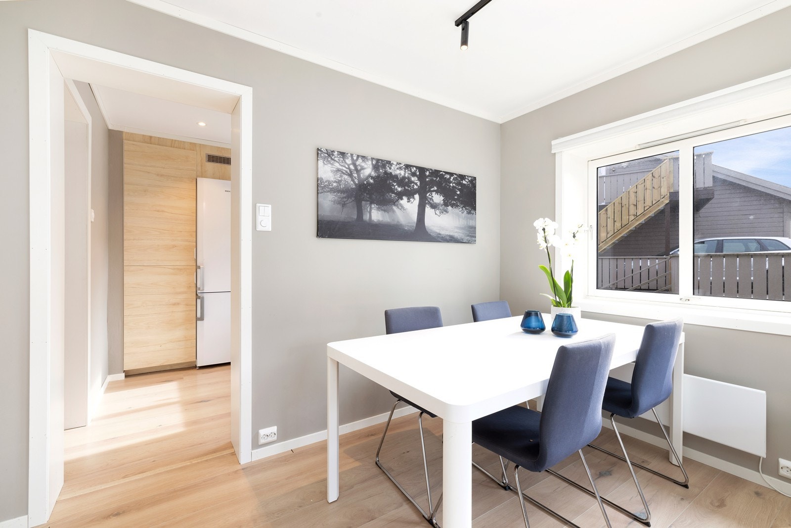 Spiseplassen i tilknytning til kjøkkenet Galleribilde