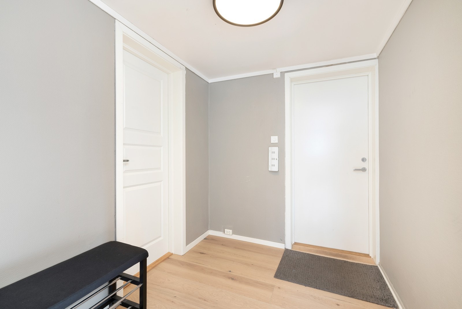 Velkommen inn i en lys og innbydende gang Galleribilde