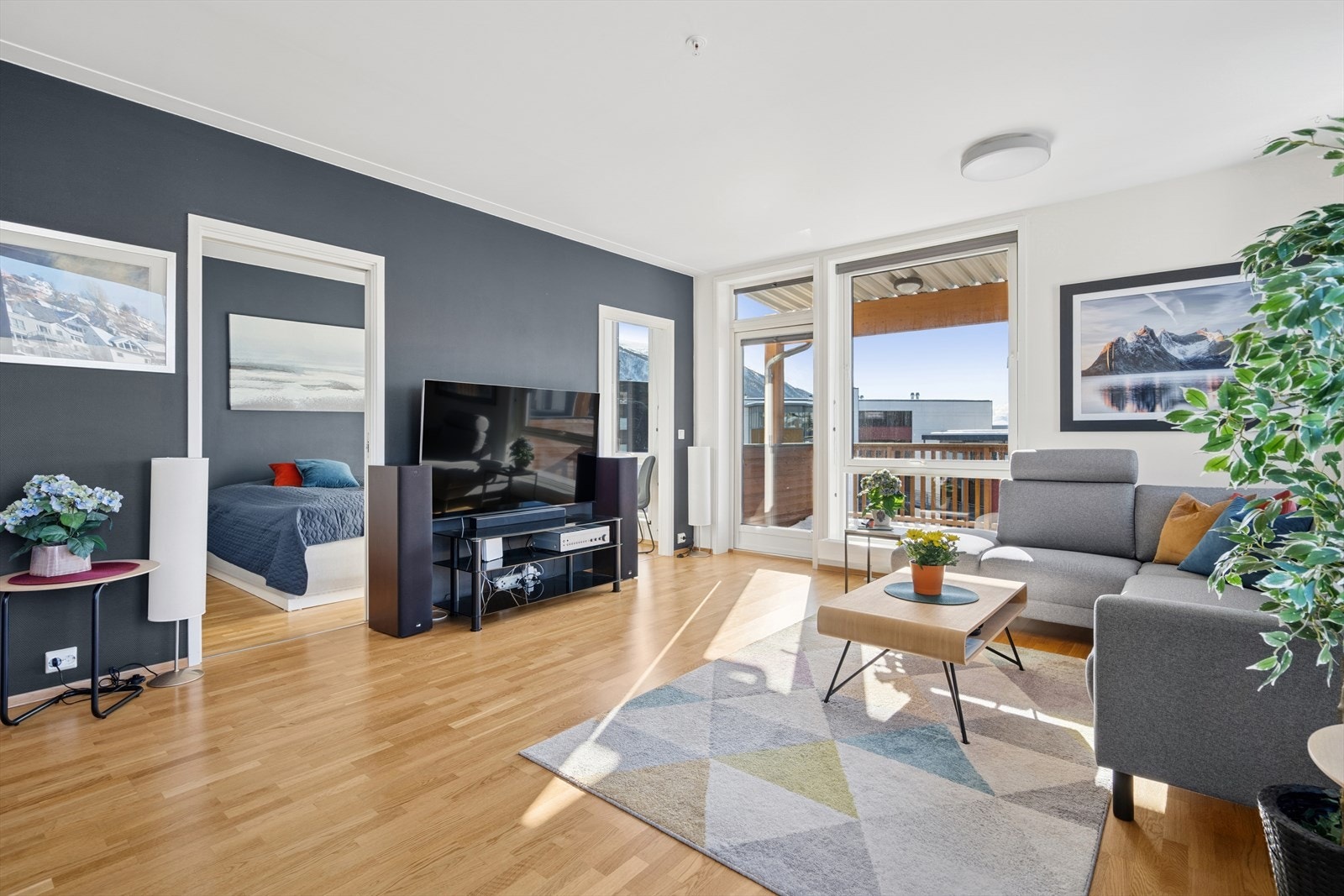 Leilighet i boligbygg fra 2015, beliggende i 5. etasje. Galleribilde