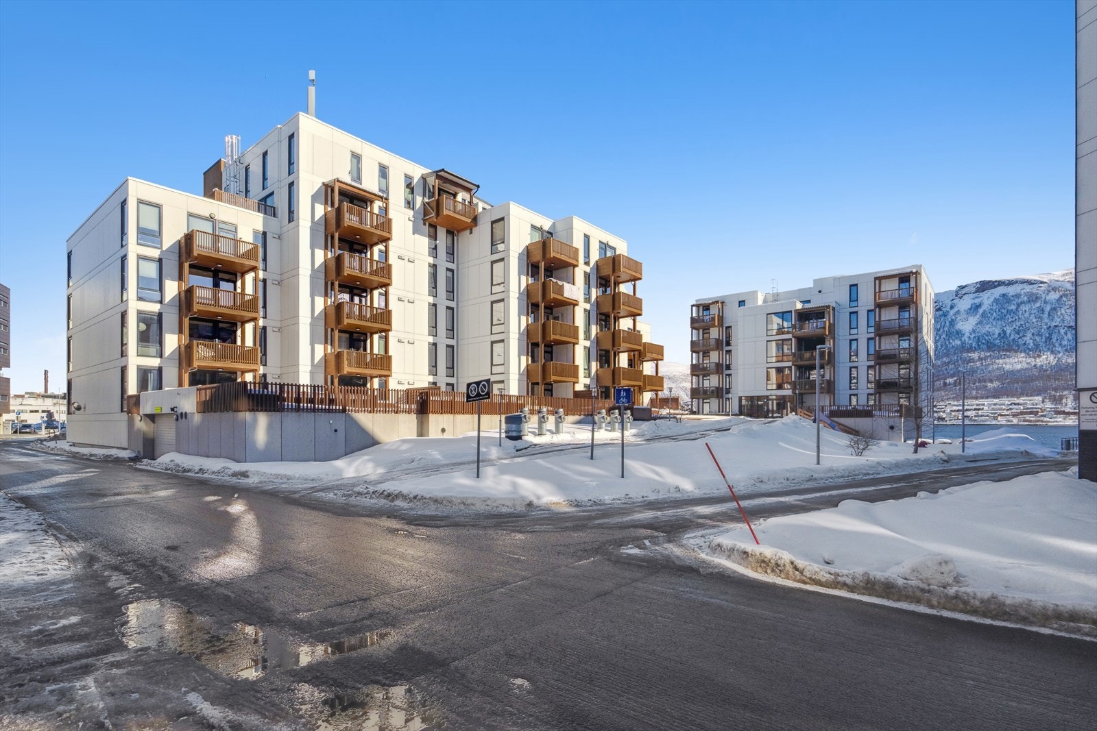 I gangavstand fra leiligheten finner du et bredt utvalg av fasiliteter. Galleribilde