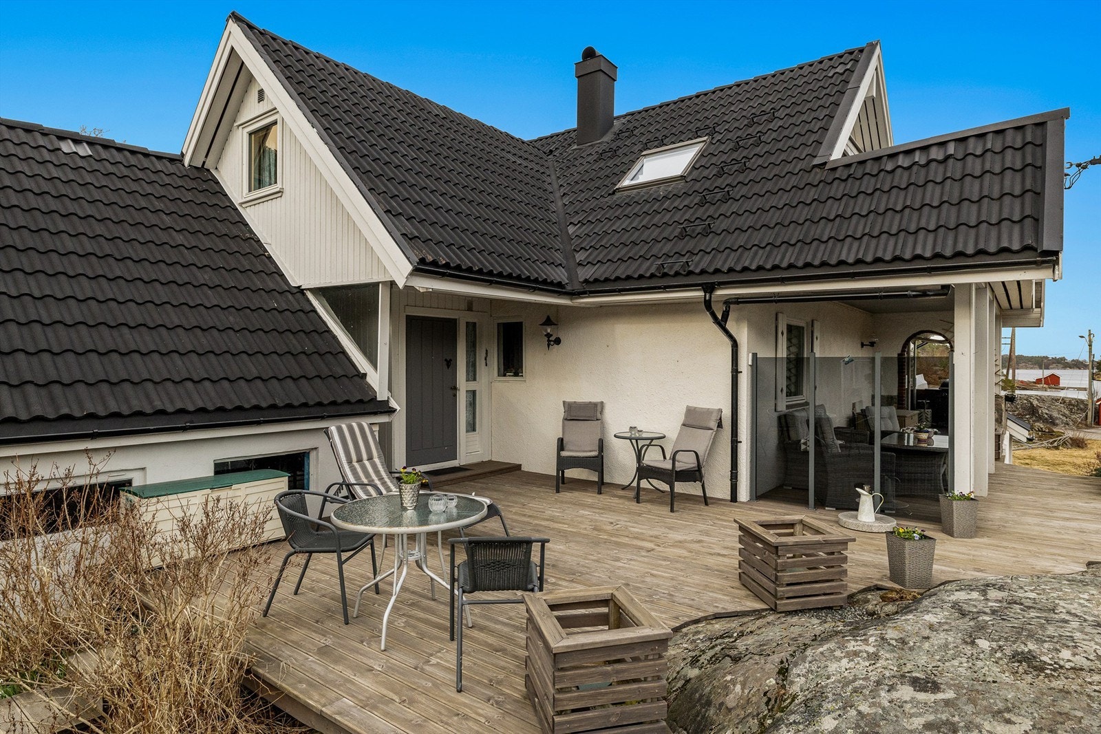 Når været tillater det er det best å spise måltidene ute. Galleribilde