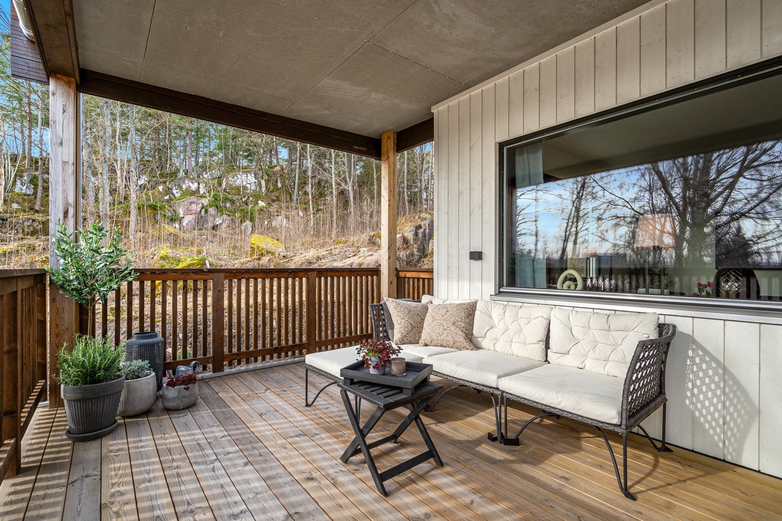 Stor og overbygget balkong Galleribilde