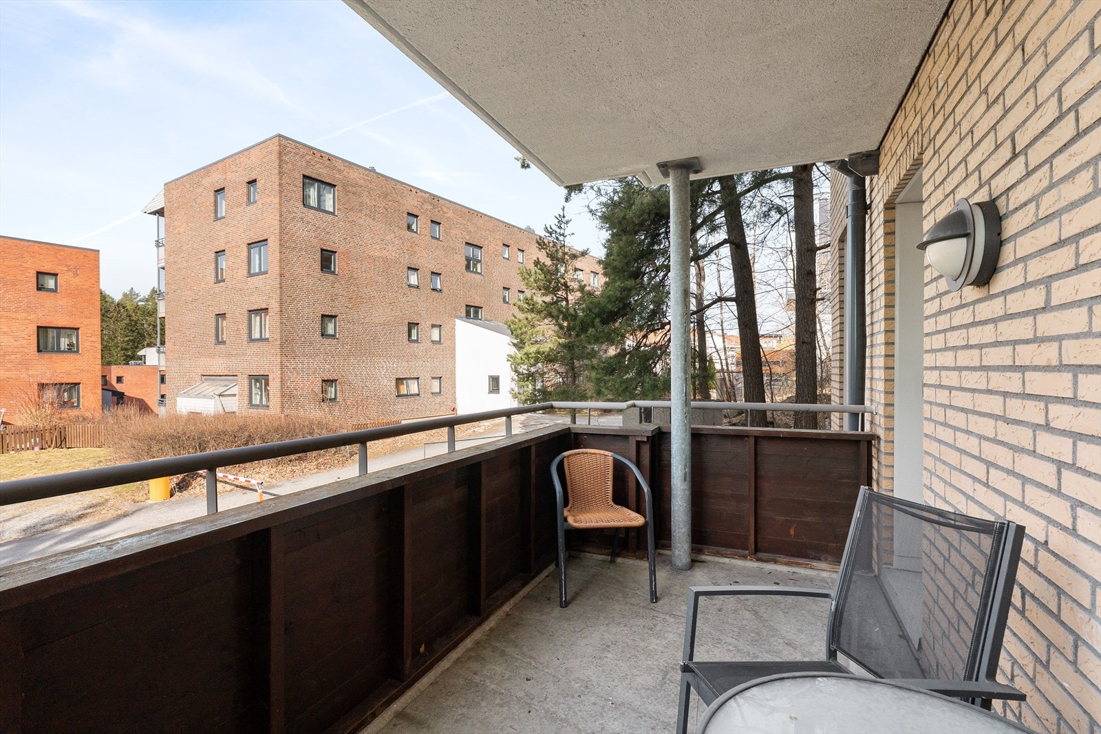 Leiligheten ligger i høy 1.etasje. Galleribilde