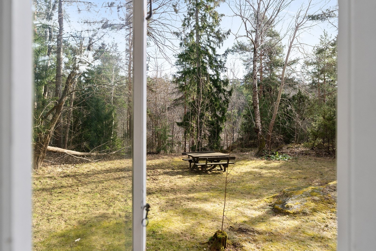 Her bor du i nydelige grønne omgivelser, samtidig som det er gangavstand til alle nødvendige fasiliteter. Galleribilde