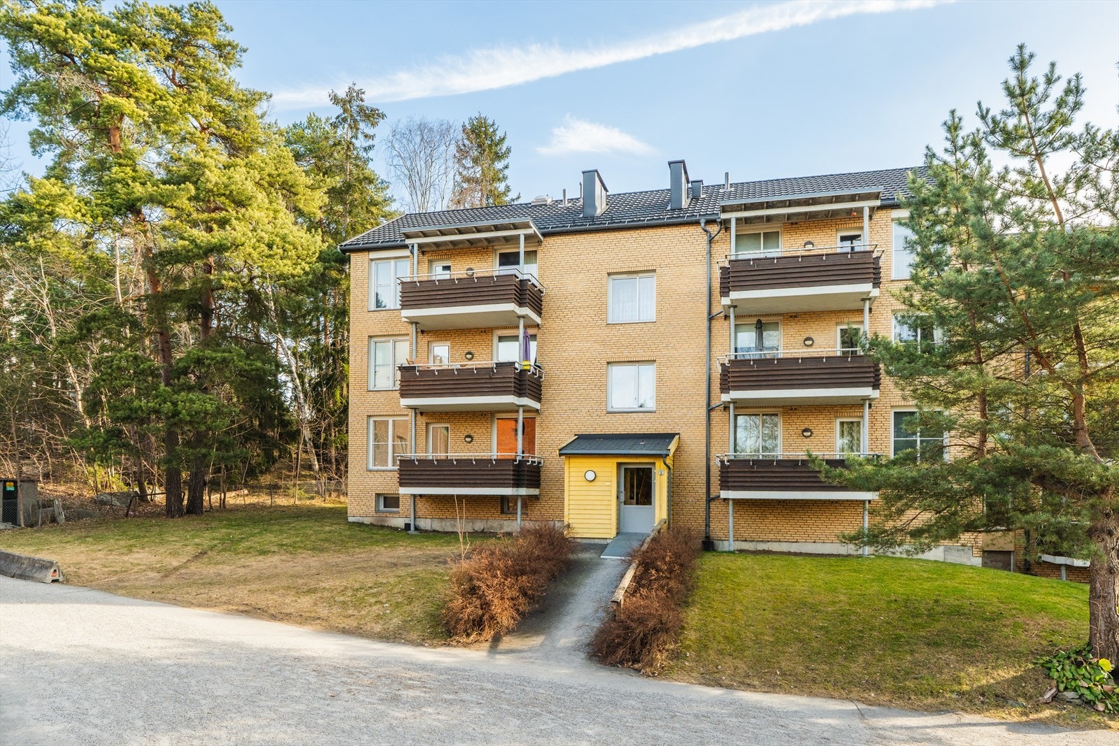 Sisilie Berg v/Nordvik Frogner har gleden av å presentere Holmliveien 12. Galleribilde