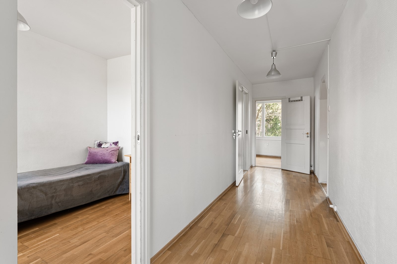 Fra gang er det utgang til en herlig, vestvendt balkong. Galleribilde