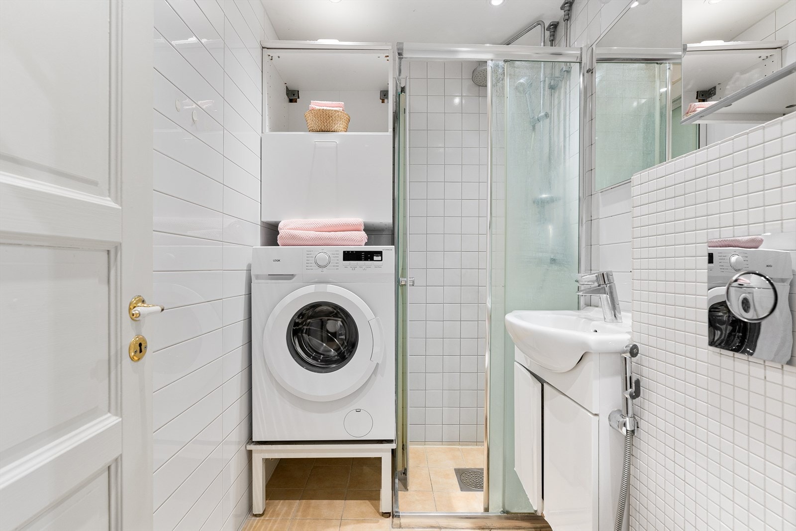 Baderommet. Galleribilde