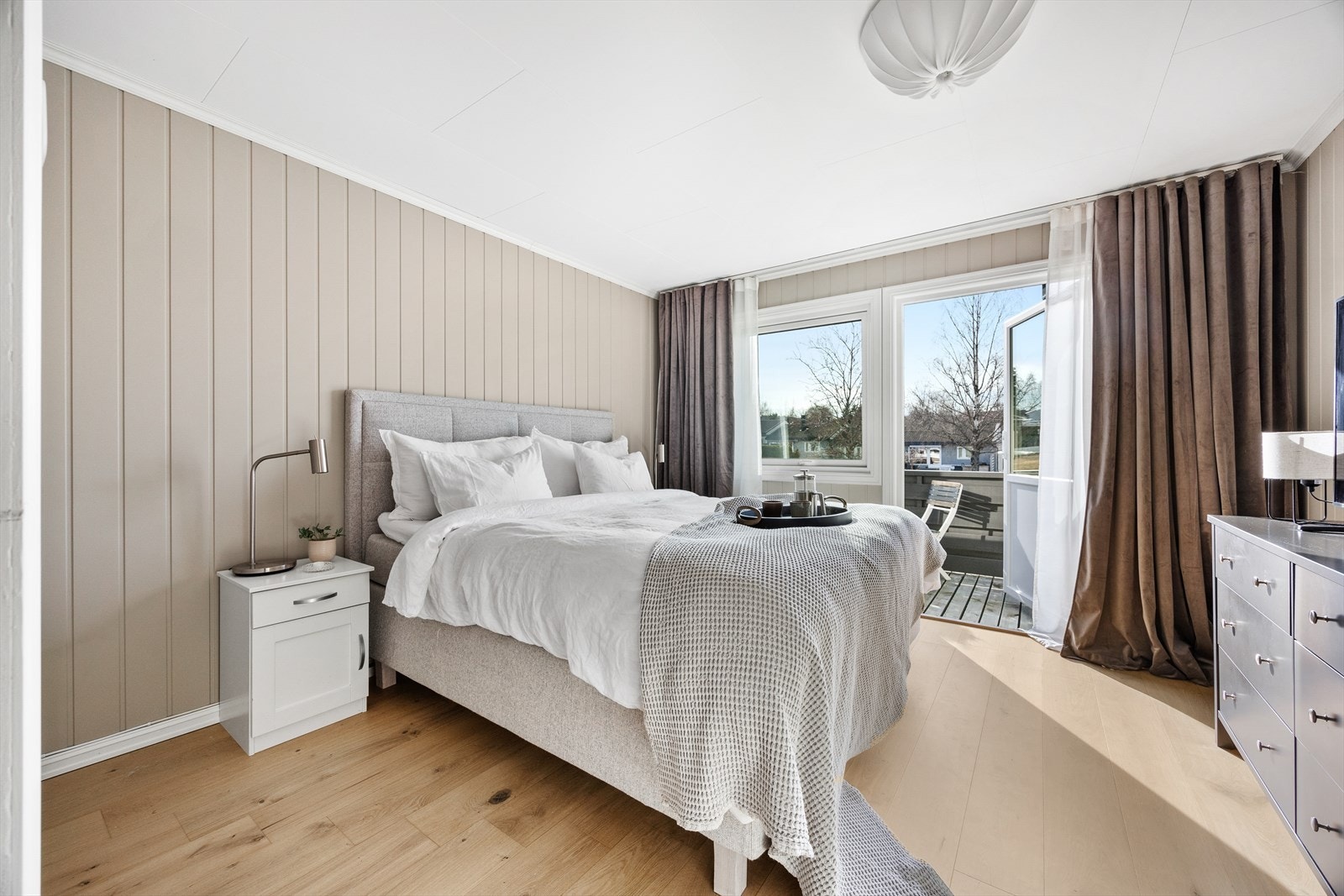 Hovedsoverommet er på 13 m2 med god plass til garderobeskap Galleribilde