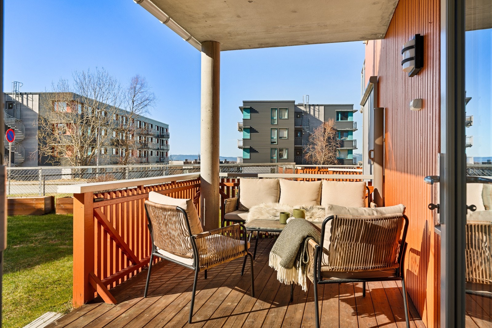 Leiligheten kan blant annet by på en vestvendt terrasse med flotte solforhold og adkomst til grøntareal. Galleribilde