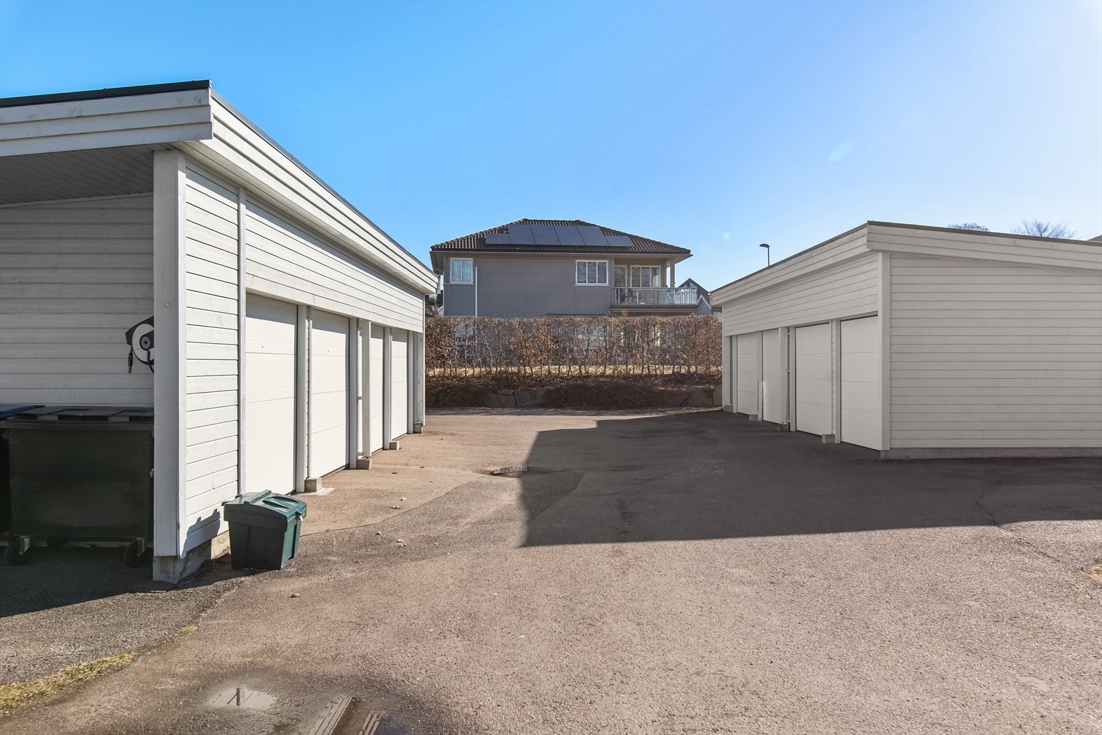 Det medfølger en garasjeplass. Galleribilde