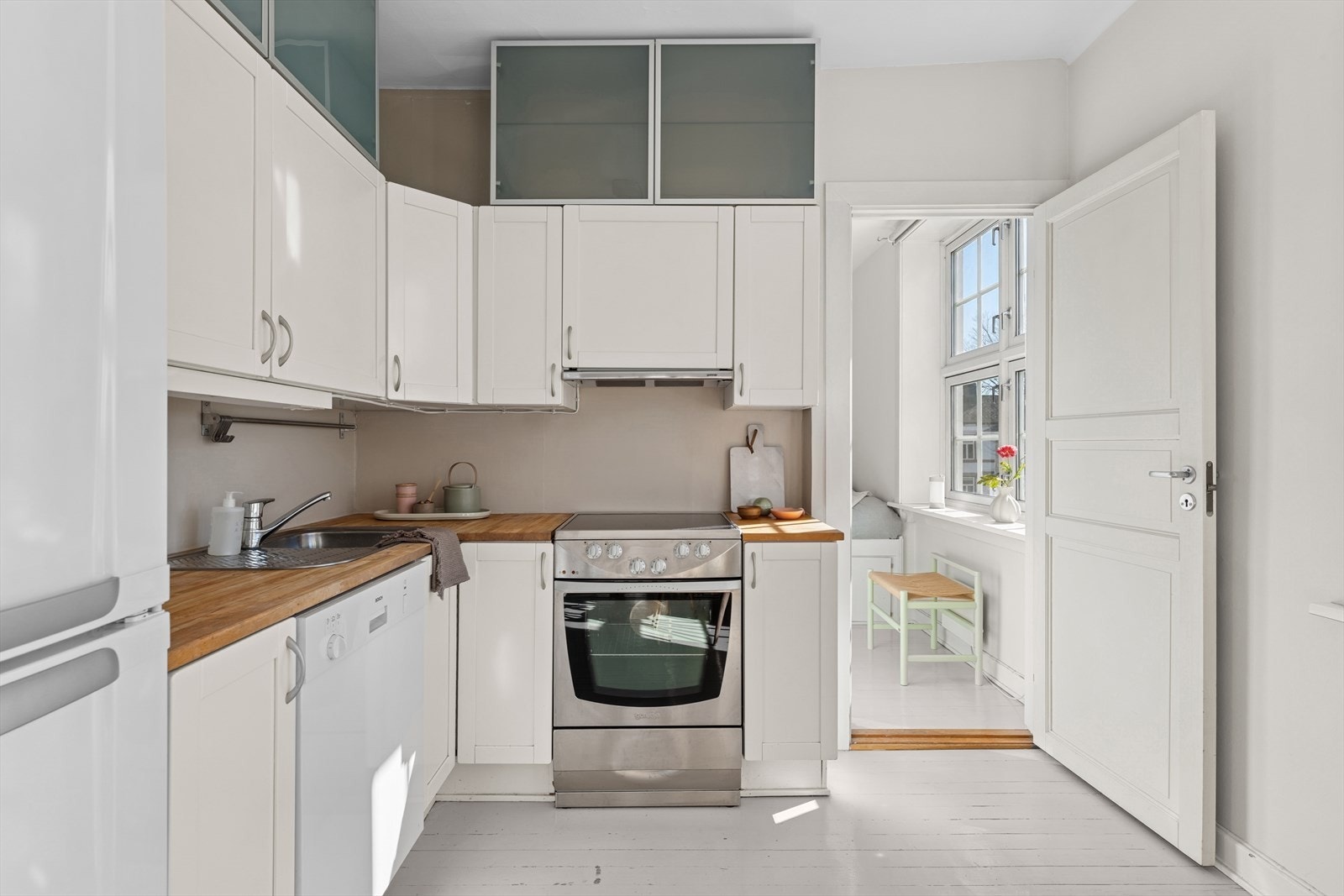 Varmtvannsbereder på ca. 120 liter fra 2006 plassert i kjøkken Galleribilde