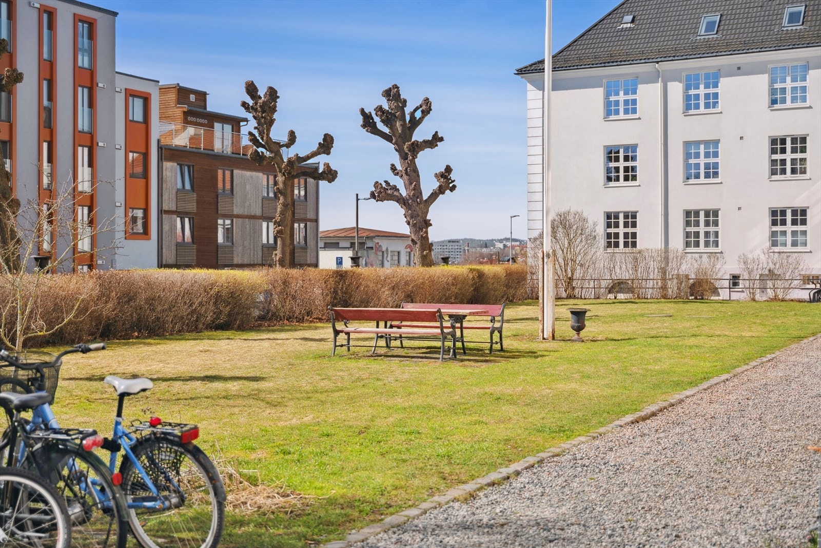 Felles bakgård Galleribilde