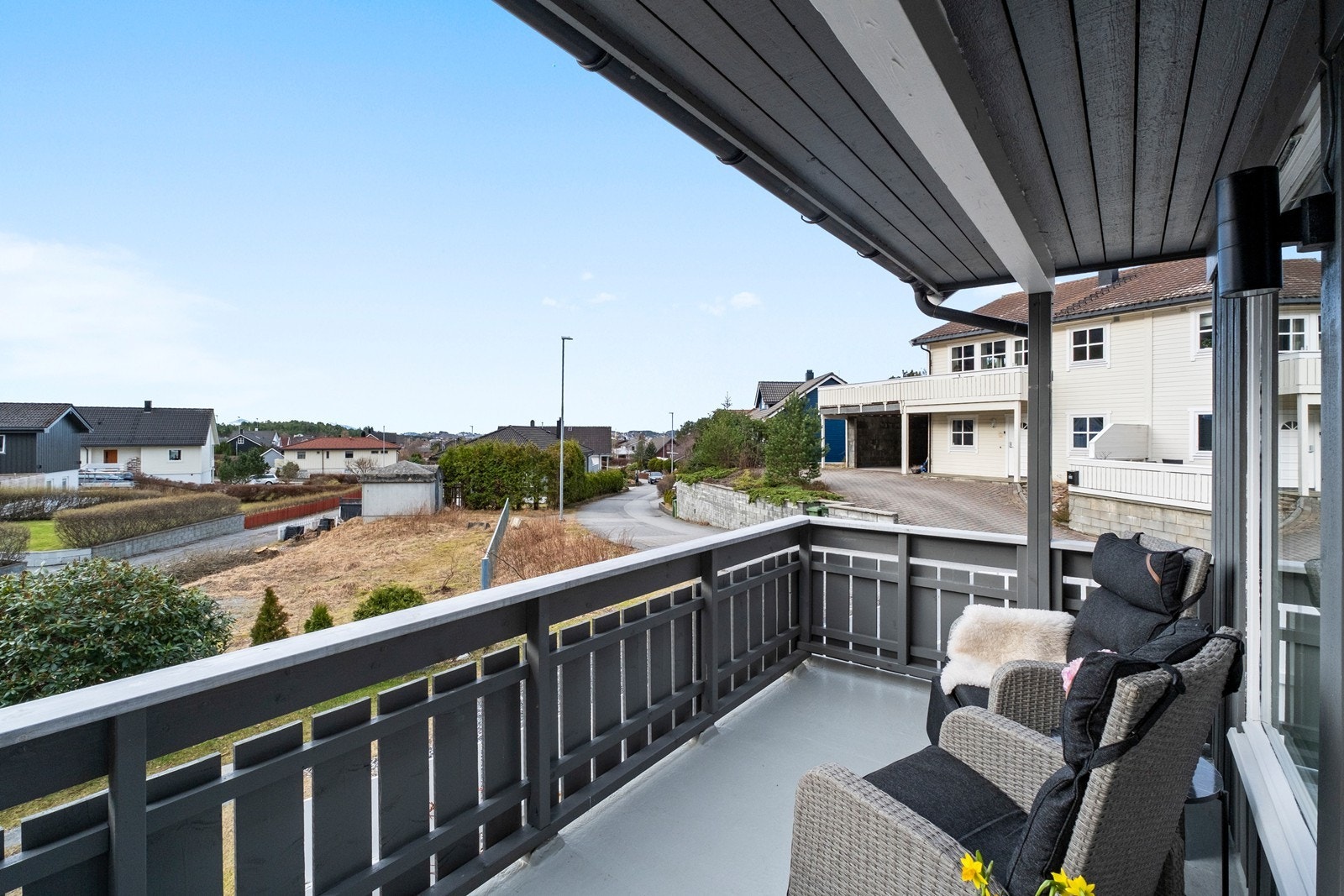 Gode solforhold på veranda. Galleribilde